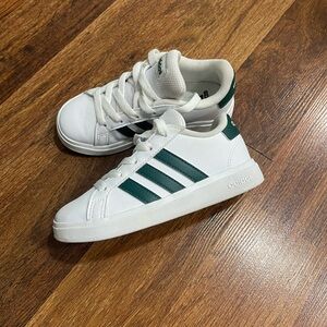 ❌SOLD❌Kids Adidas shoes 11c